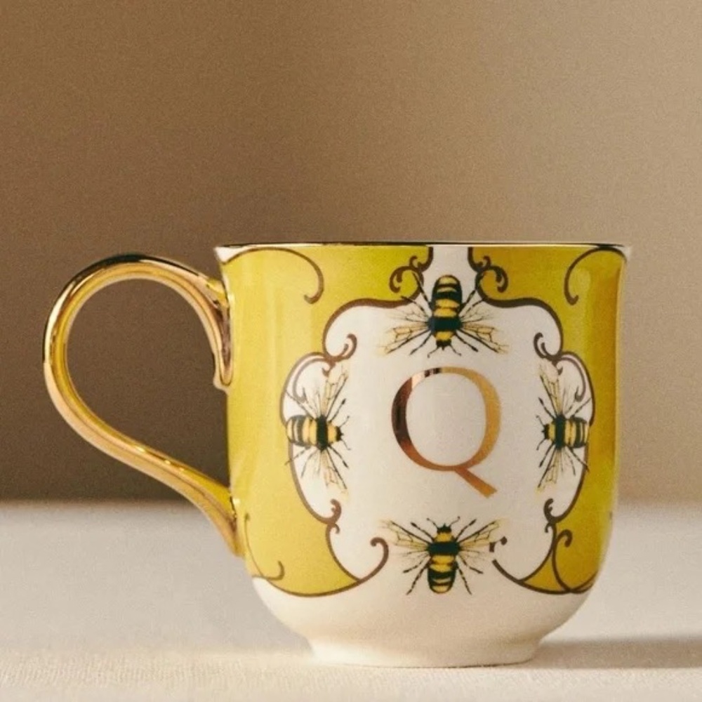NWT Anthropologie Lou Rota Monogram Nature Mug Letter Q Queen Bee